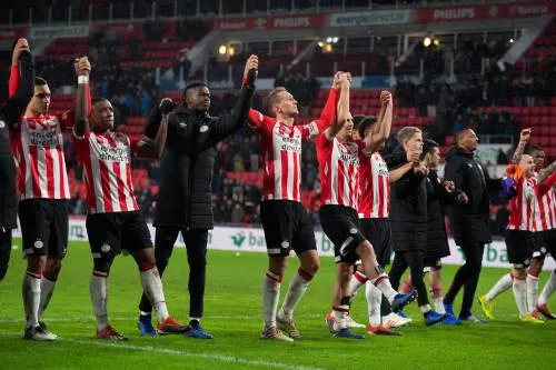 PSV eenvoudig langs Excelsior