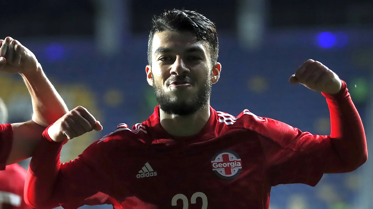 Ajax-aanvaller Mikautadze opnieuw trefzeker voor Georgië