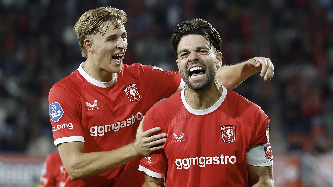 FC Twente zet grote stap naar play-offs Conference League