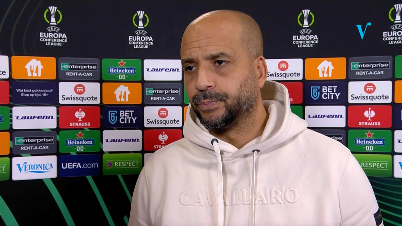 Bekijk hier de interviews na afloop van AZ - Aston Villa