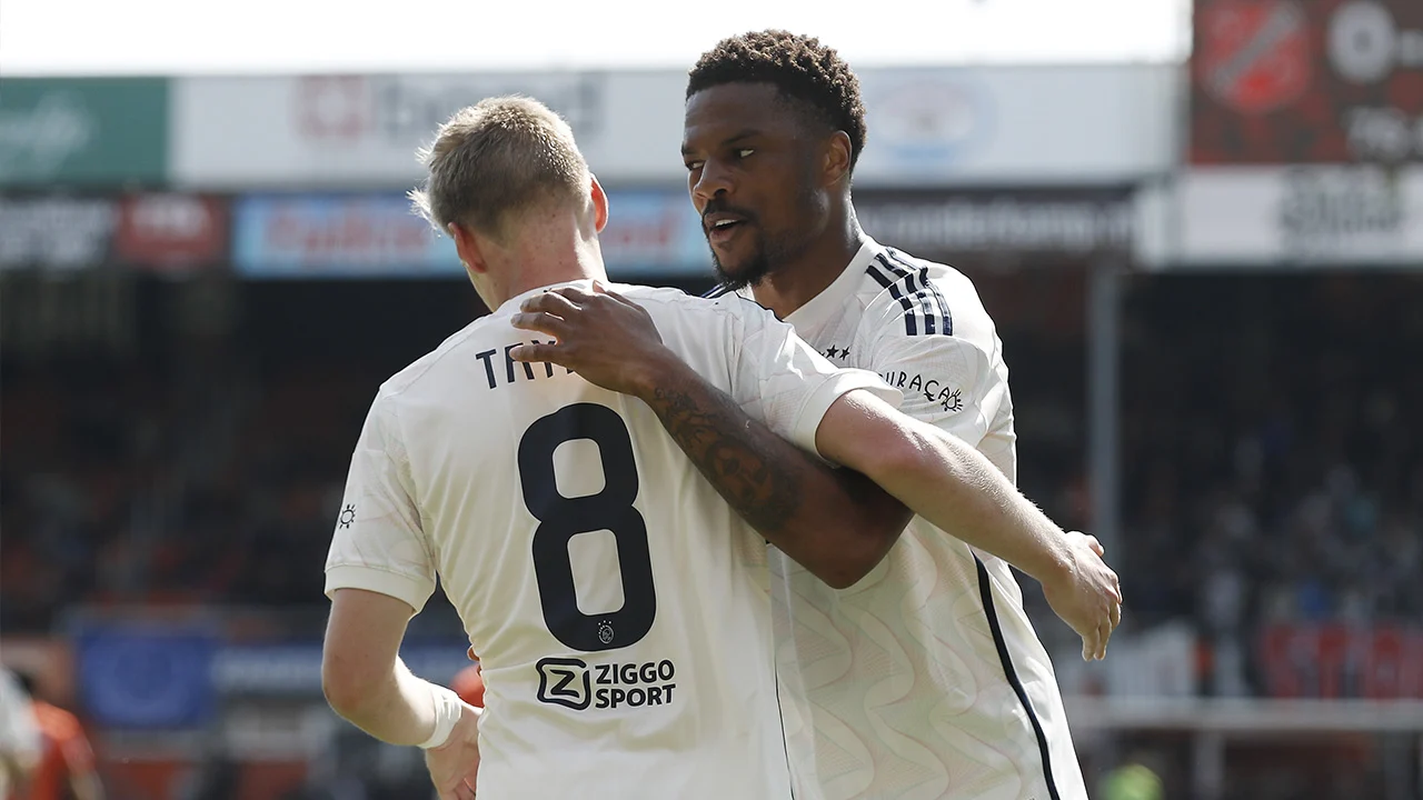 FC Volendam neemt na twee jaar afscheid van Eredivisie na nederlaag tegen Ajax