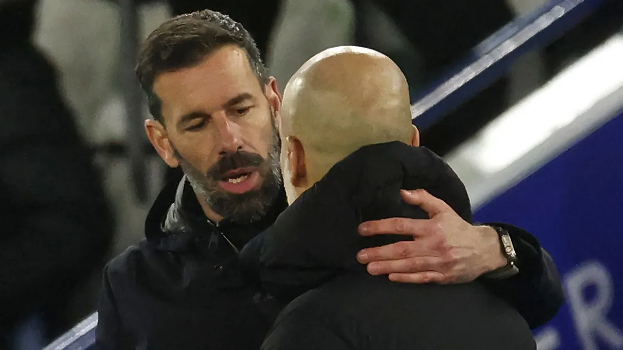 Man City boekt eerste uitoverwinning in twee maanden tegen Leicester City van Van Nistelrooij