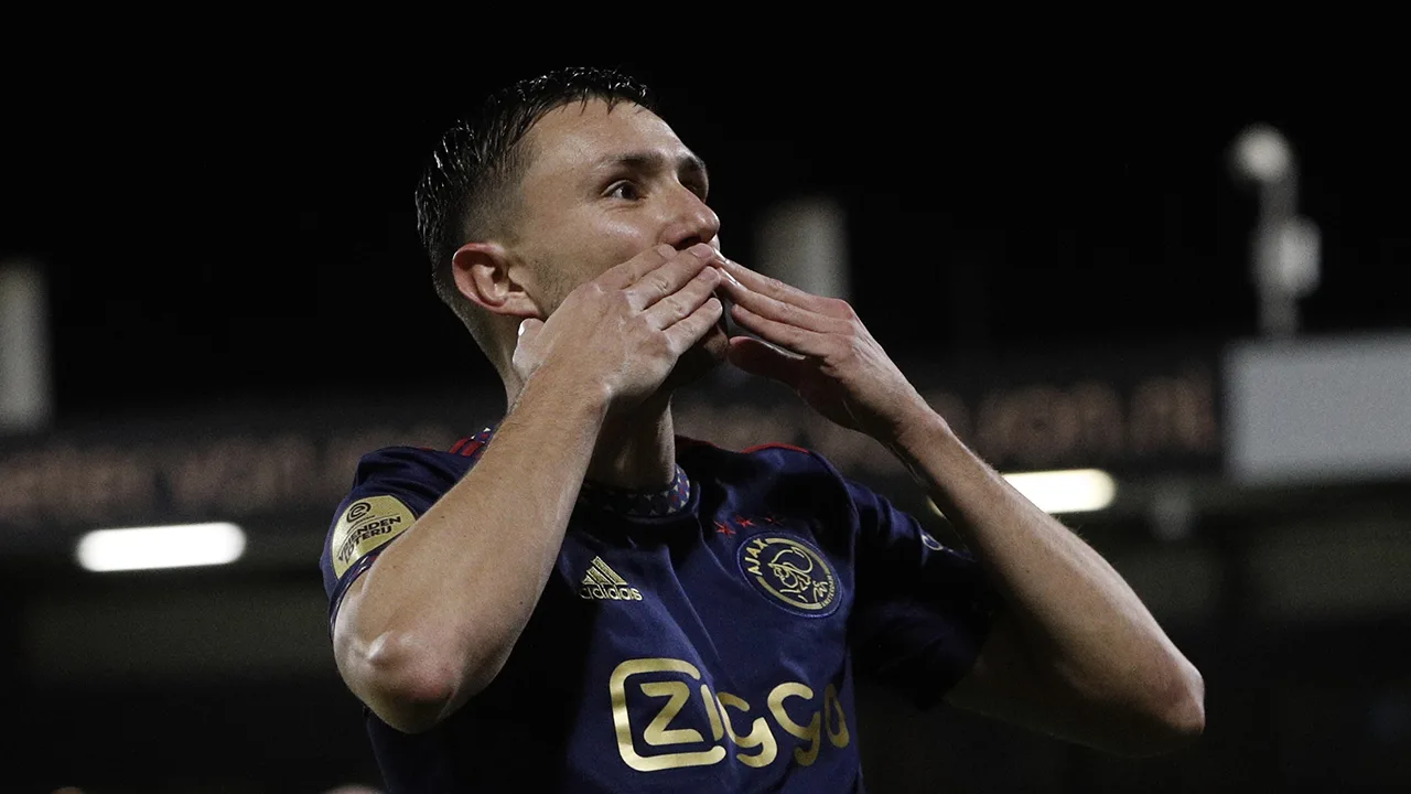 Brobbey en Berghuis bezorgen Ajax zorgeloze generale voor Liverpool