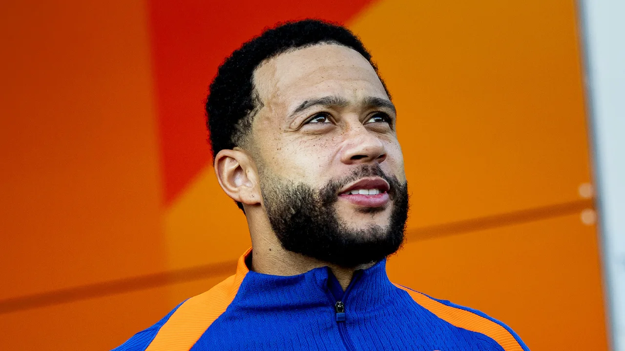 Memphis Depay met nooddocument op weg naar Oranje