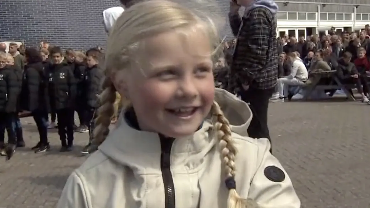 Piepjonge Quickboys-fan baalt dat ze niet bij wedstrijd aanwezig mag zijn: 'Echt onzin!'