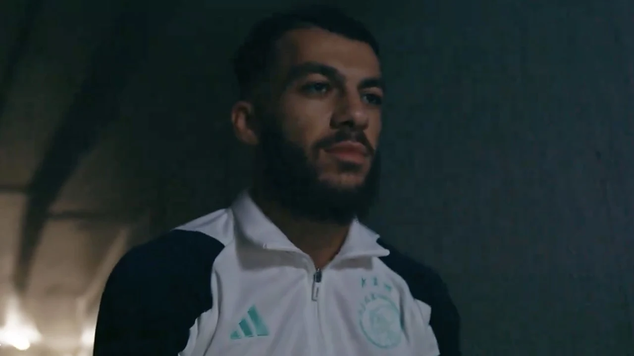 Officieel: Ajax bevestigt komst van Mikautadze en maakt exacte transfersom bekend