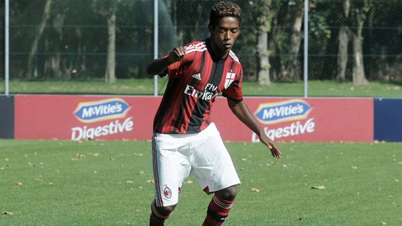 Jeugdspeler AC Milan schrijft afscheidsbrief en pleegt zelfmoord vanwege racisme