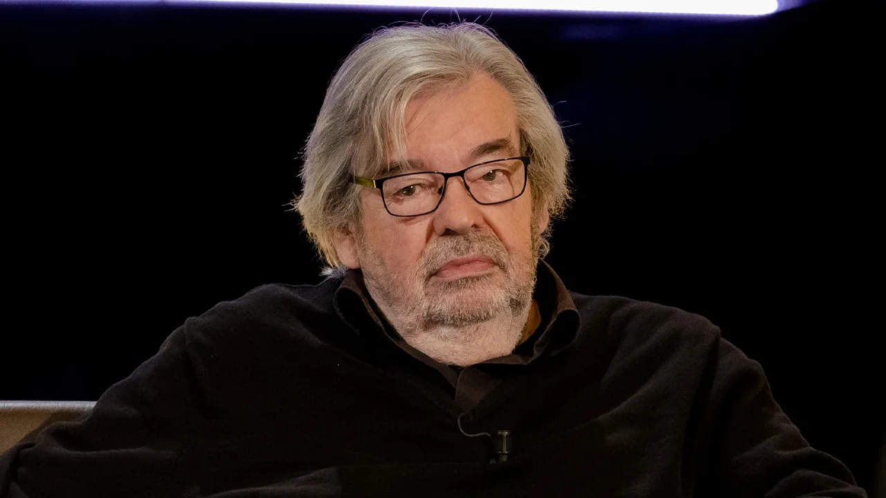 Ook Maarten van Rossem vertrekt na 2024 bij De Slimste Mens