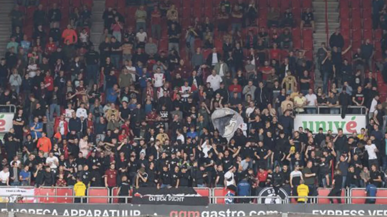 FC Twente is overlast uitvak zat na bekers met urine van FC Utrecht-fans