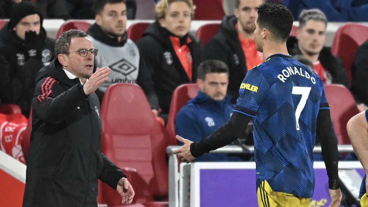 Rangnick reageert op geïrriteerde Ronaldo: 'Hebben een kort gesprek gehad' 