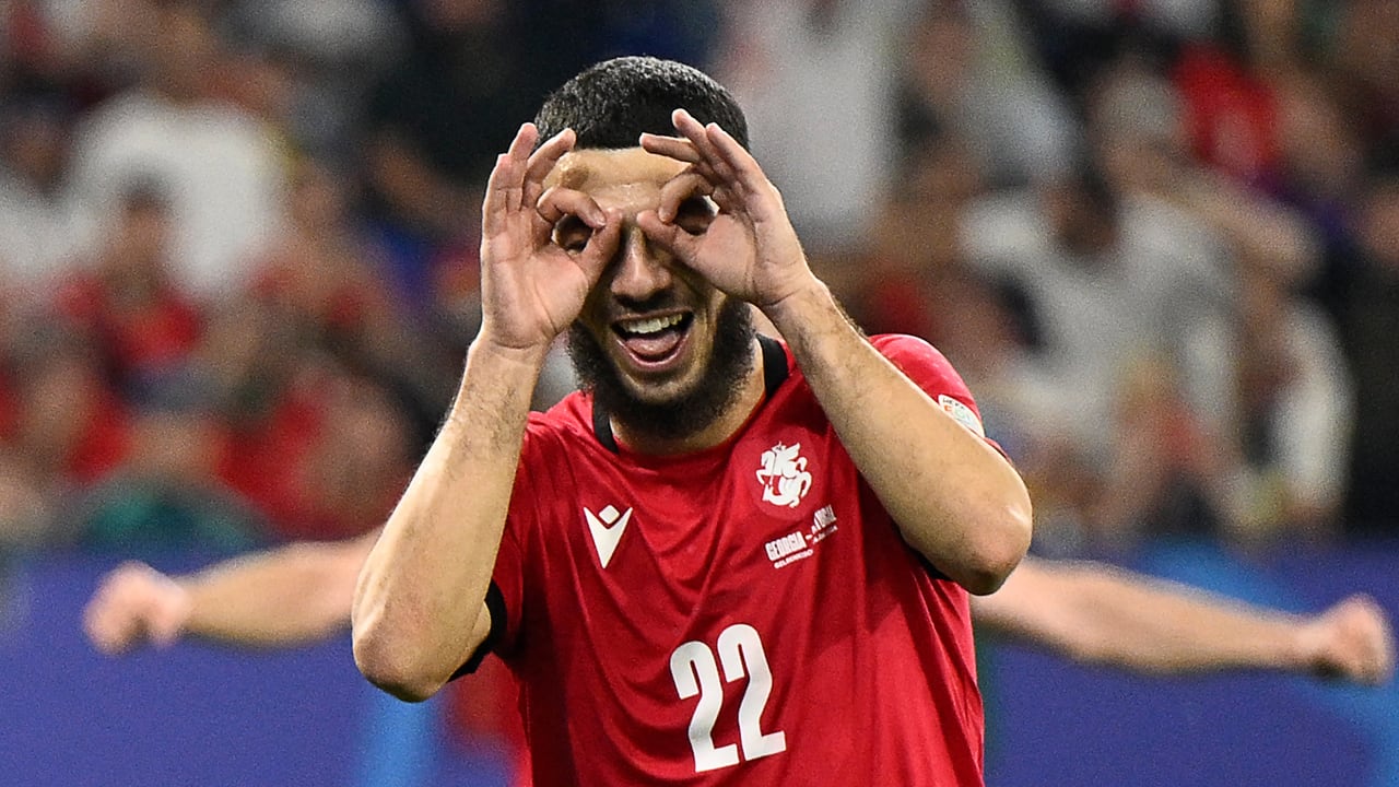 EK-ster Mikautadze verlaat Ajax definitief 