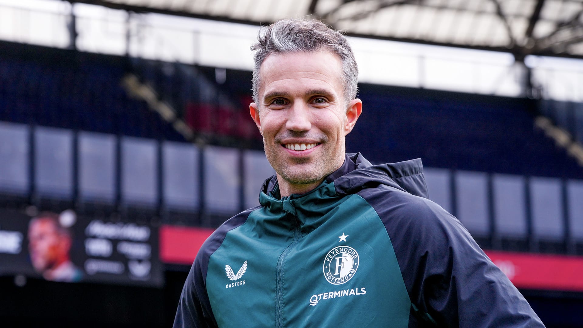 Van Persie op zijn plek bij Feyenoord: 'Ik ben supergelukkig, ik voel mij hier thuis en gesteund'