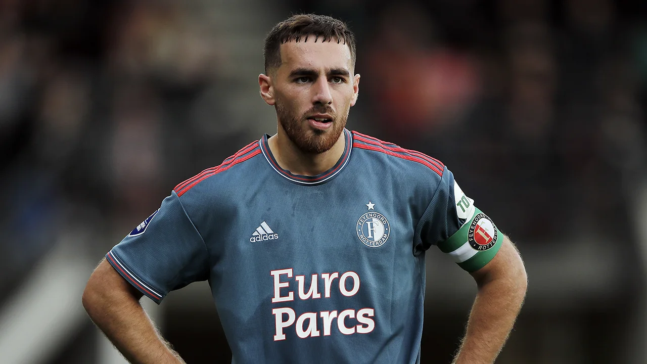 Feyenoord-aanvoerder Kökçü doet de regenboog-band niet om tegen AZ