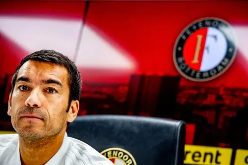 Afscheid nemen voelt goed voor Van Bronckhorst
