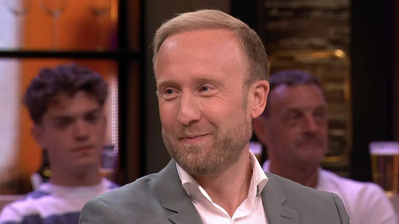 Raymond Mens blikt terug op debuut aan tafel bij Vandaag Inside: 'Dat heb ik geprobeerd te doen'