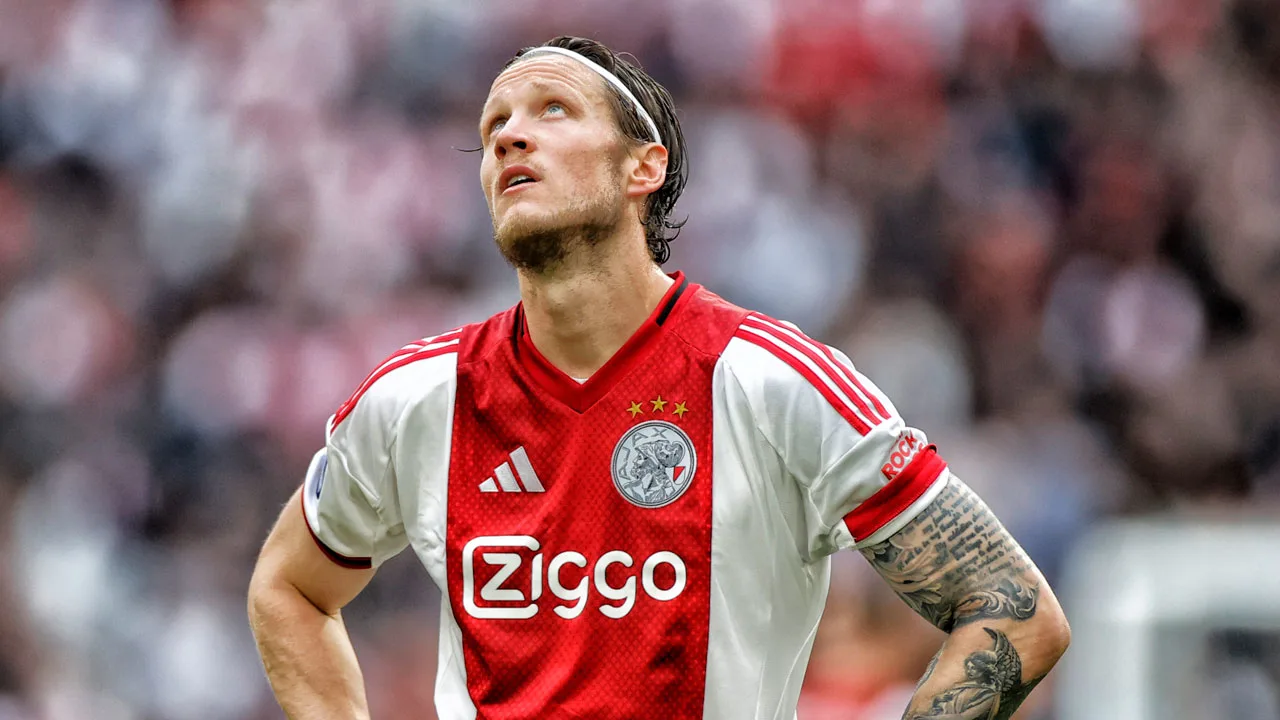 Ajax wint van FC Twente maar grijpt naast landstitel