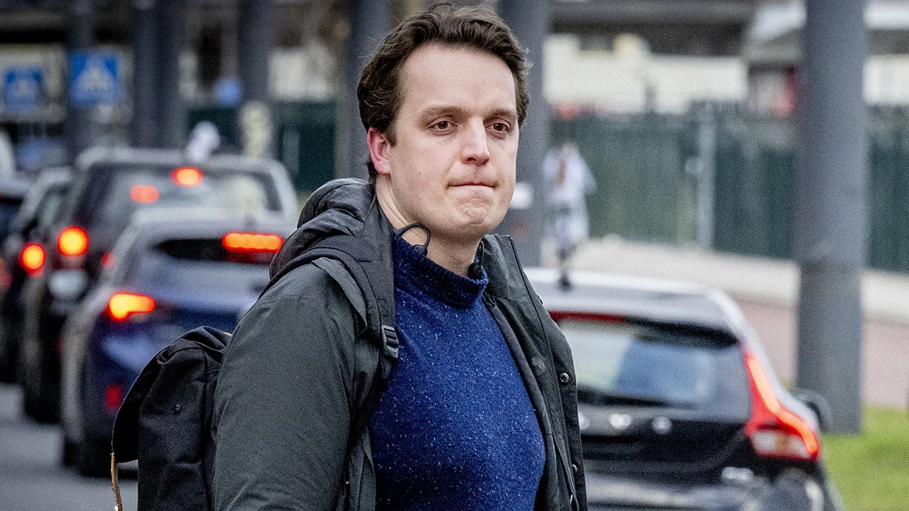 Sywert van Lienden doet online oproep bij dreigende dakloosheid: 'Het leven is al een tijd zwaar'