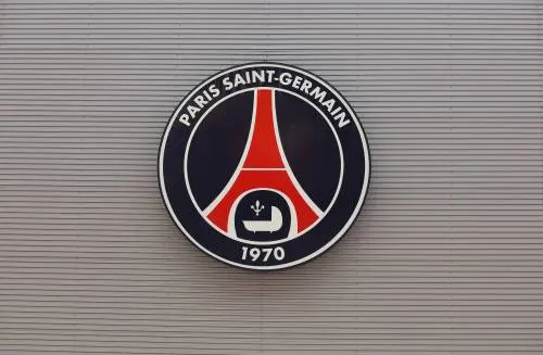 PSG haalt Bernat en Choupo-Moting binnen