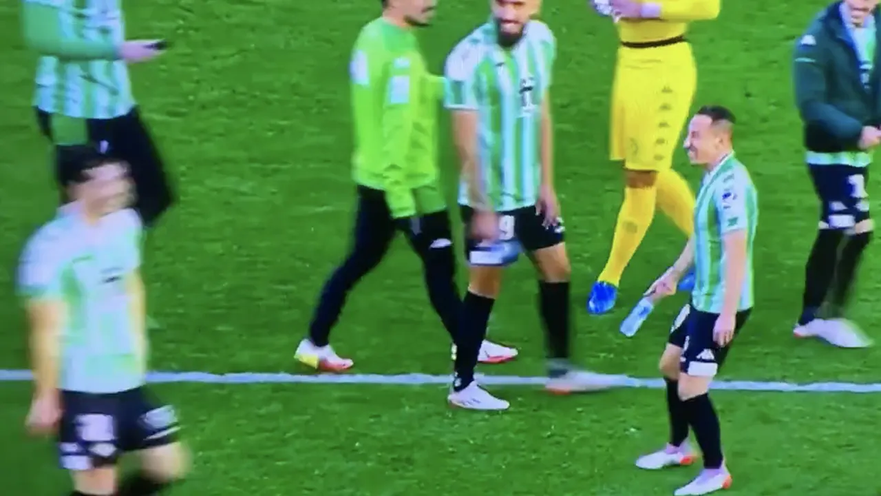 Oud-PSV'er Guardado ligt onder vuur na imitatie van staafincident