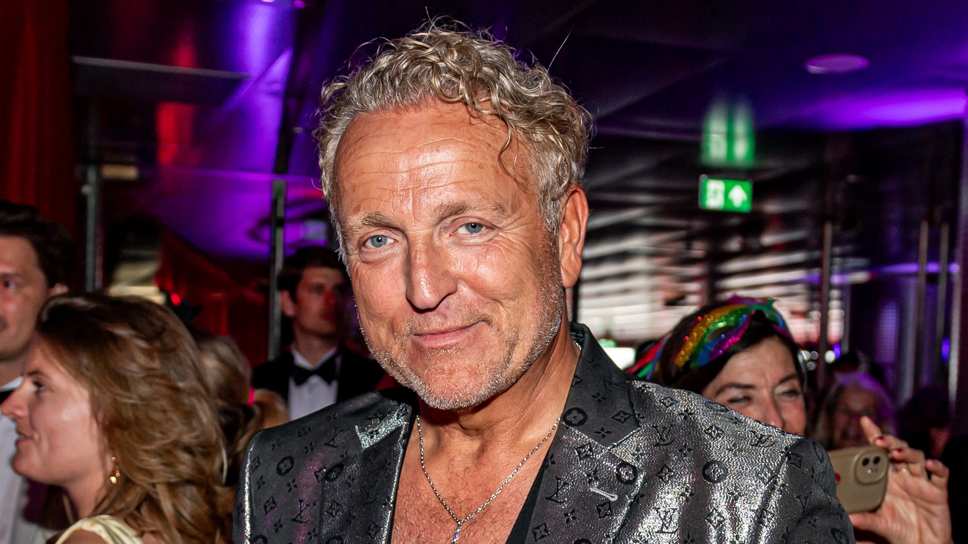 Gordon kondigt via Instagram terugkeer op het podium aan