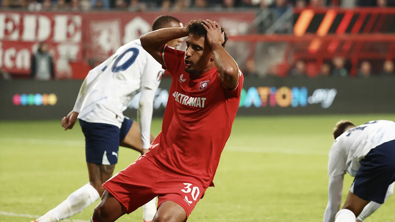 FC Twente pakt in Europa League punt tegen Fenerbahçe