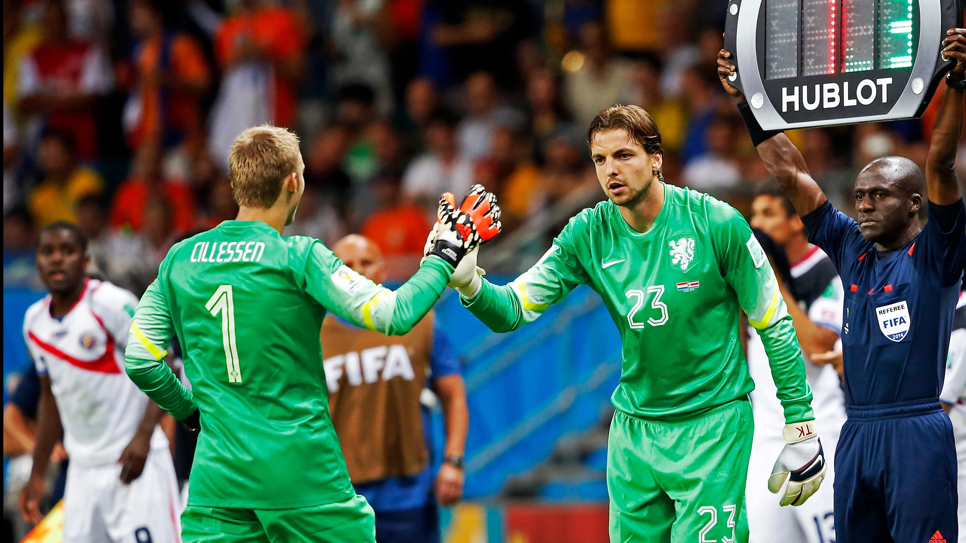 Vandaag precies 7 jaar geleden: dé legendarische keeperswissel van Van Gaal