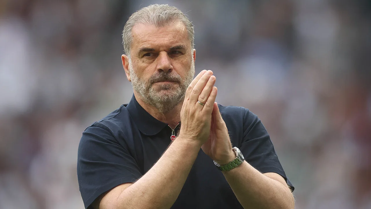 Eerste prijs in zeventien jaar blijkt niet voldoende; Tottenham Hotspur zet Postecoglou op straat