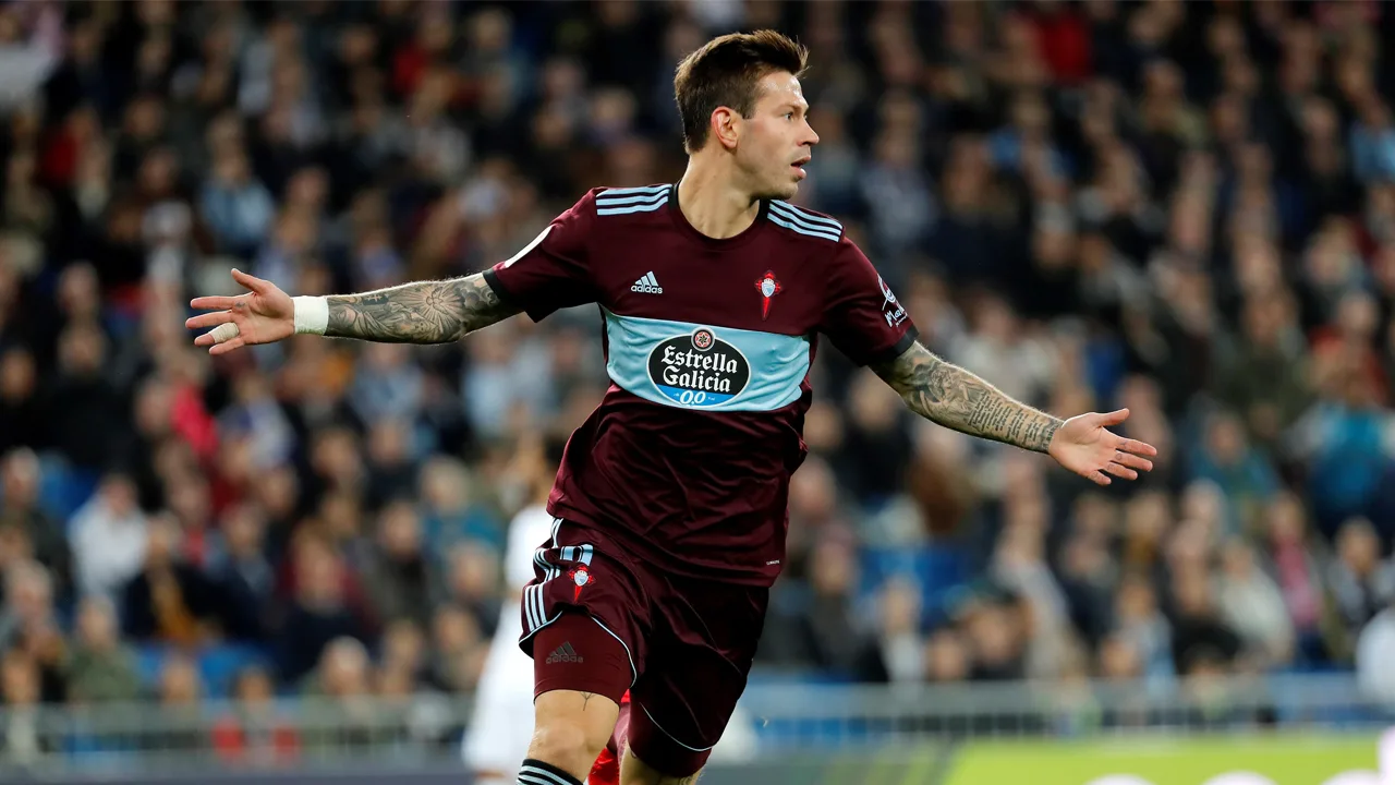 Oud-Feyenoorder Smolov negeert Spaanse lockdown voor verjaardag 18-jarige verloofde