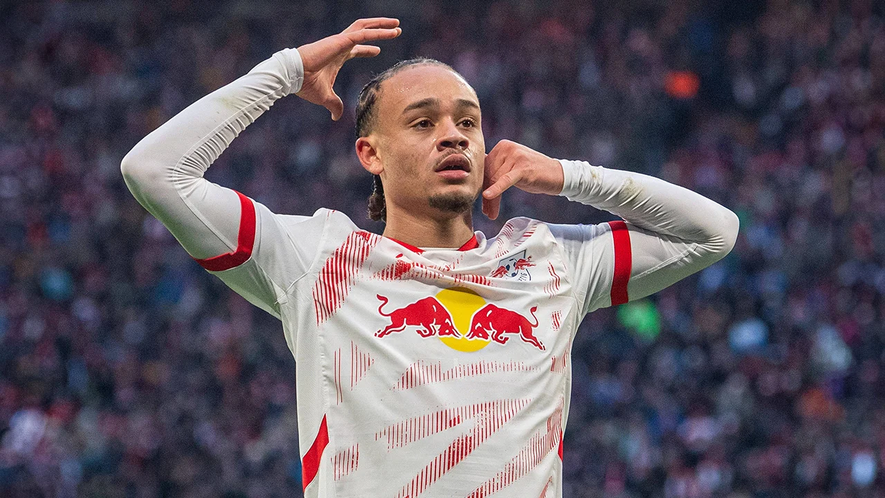 Xavi Simons blinkt uit bij rentree met twee fraaie treffers voor Leipzig