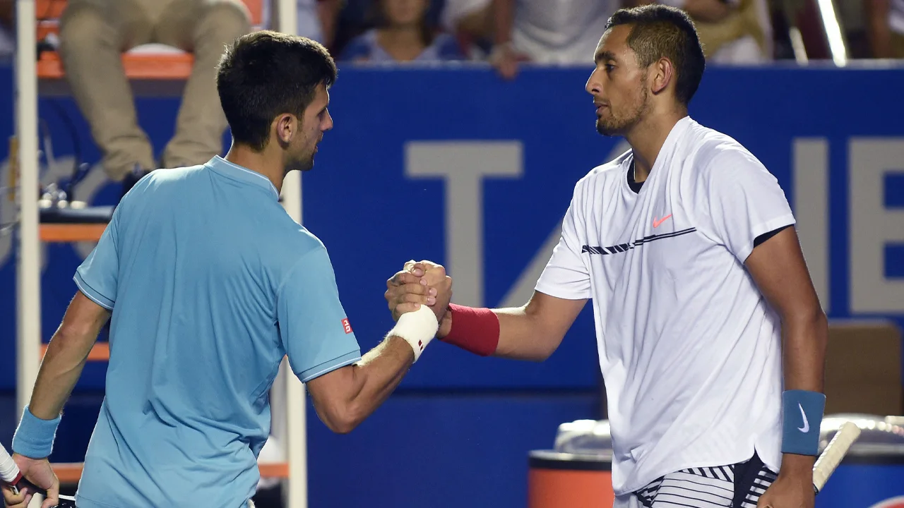 Kyrgios nodigt Djokovic uit voor wilde avond: 'Laten we naar de klote gaan!'