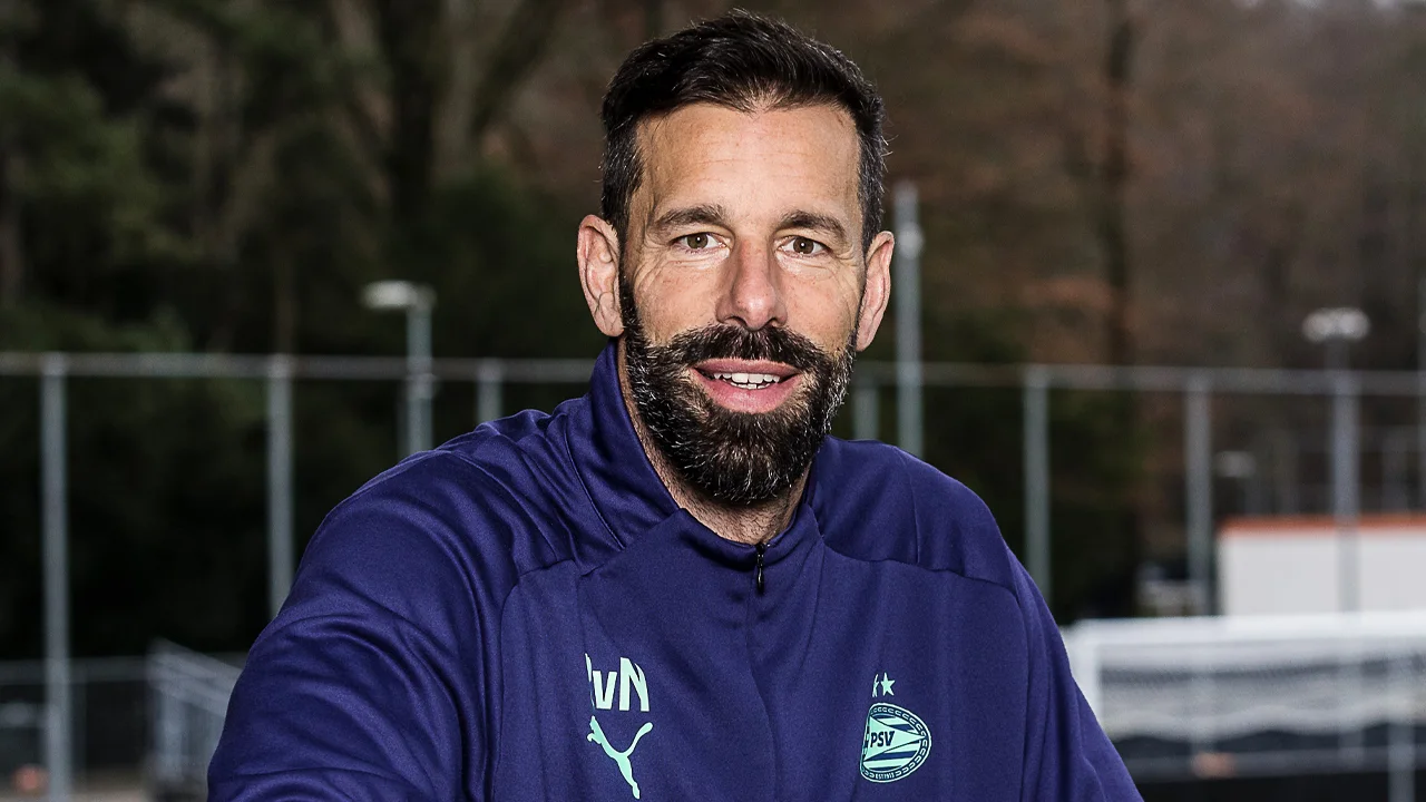 OFFICIEEL: Ruud van Nistelrooij vanaf de zomer nieuwe hoofdtrainer van PSV