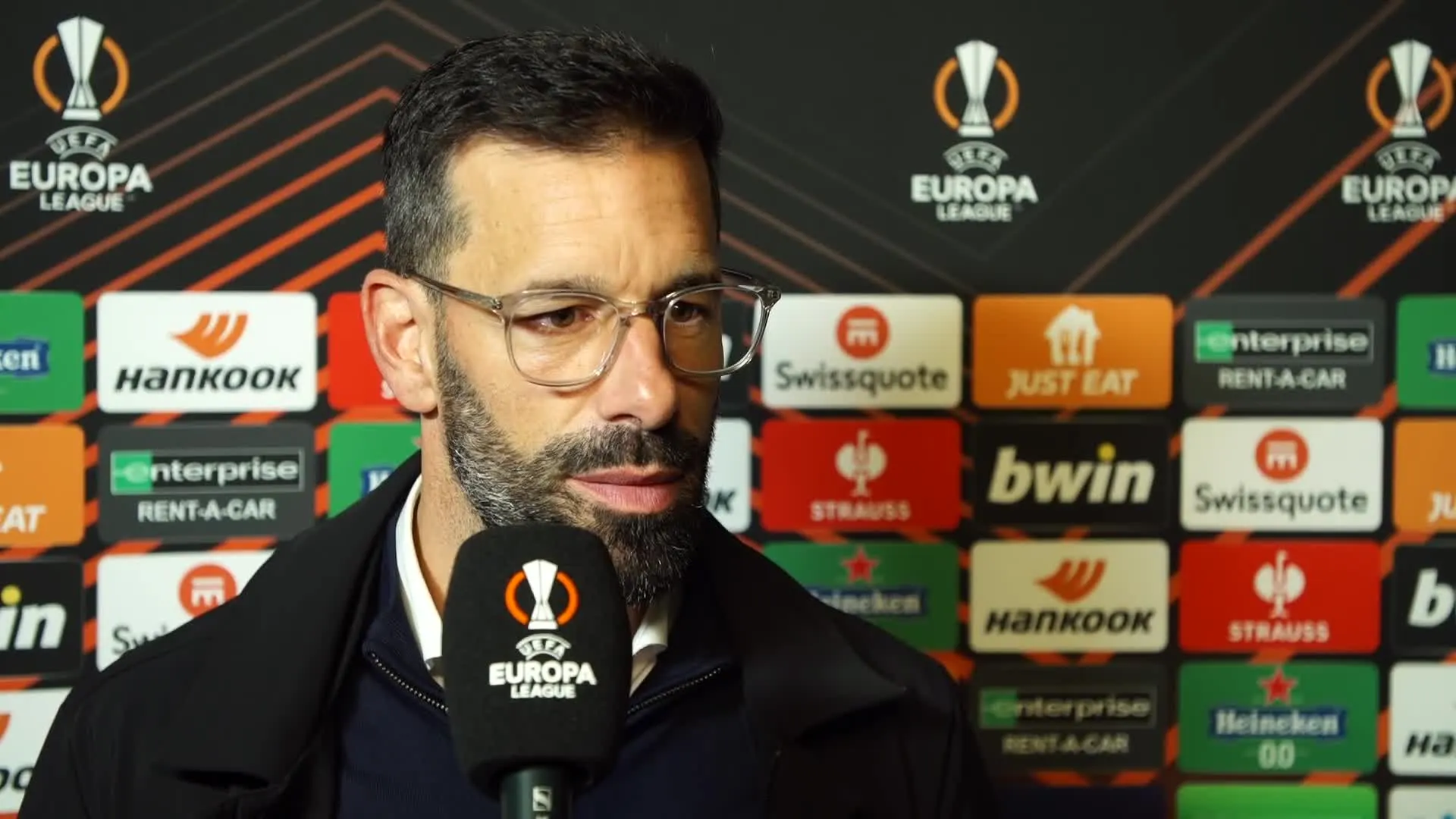 Bekijk hier alle interviews na afloop van Arsenal-PSV (1-0)