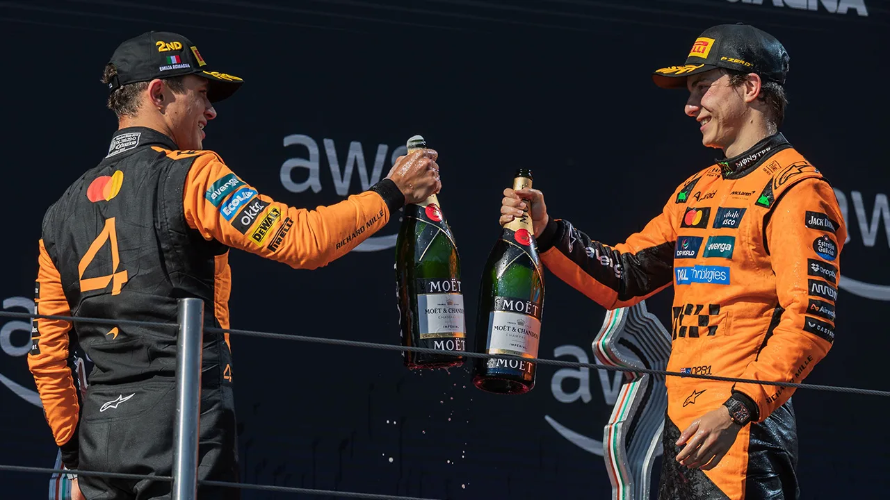 McLaren prolongeert constructeurstitel in Singapore