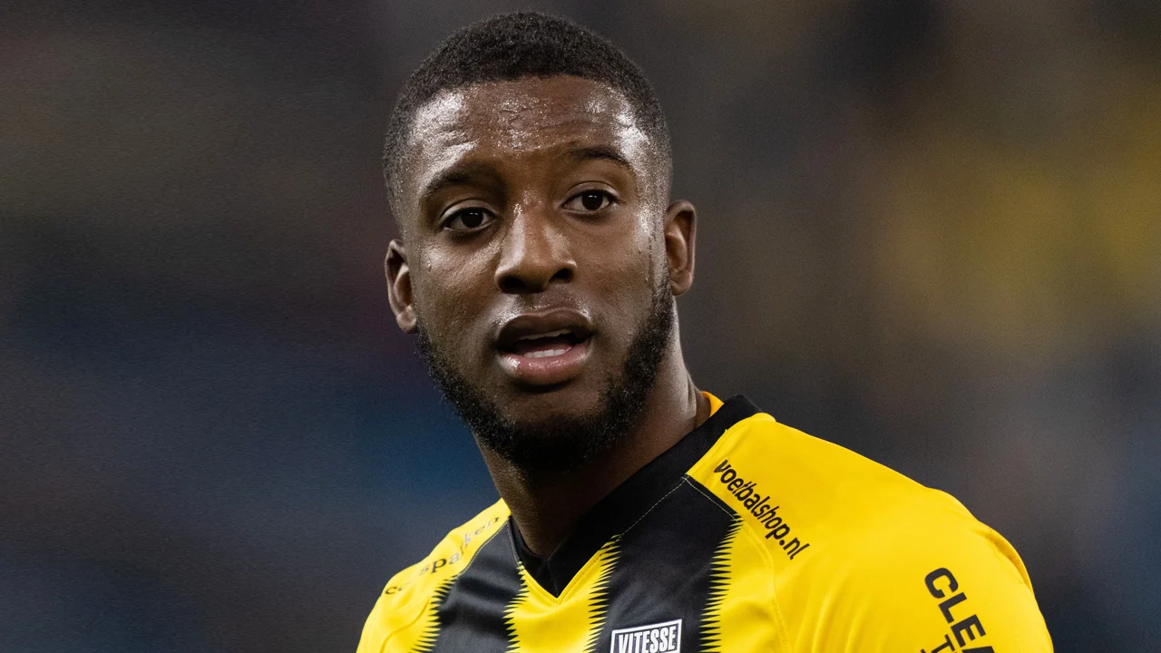 'Het is een publiek geheim dat Bazoer het liefst zou terugkeren bij Ajax'