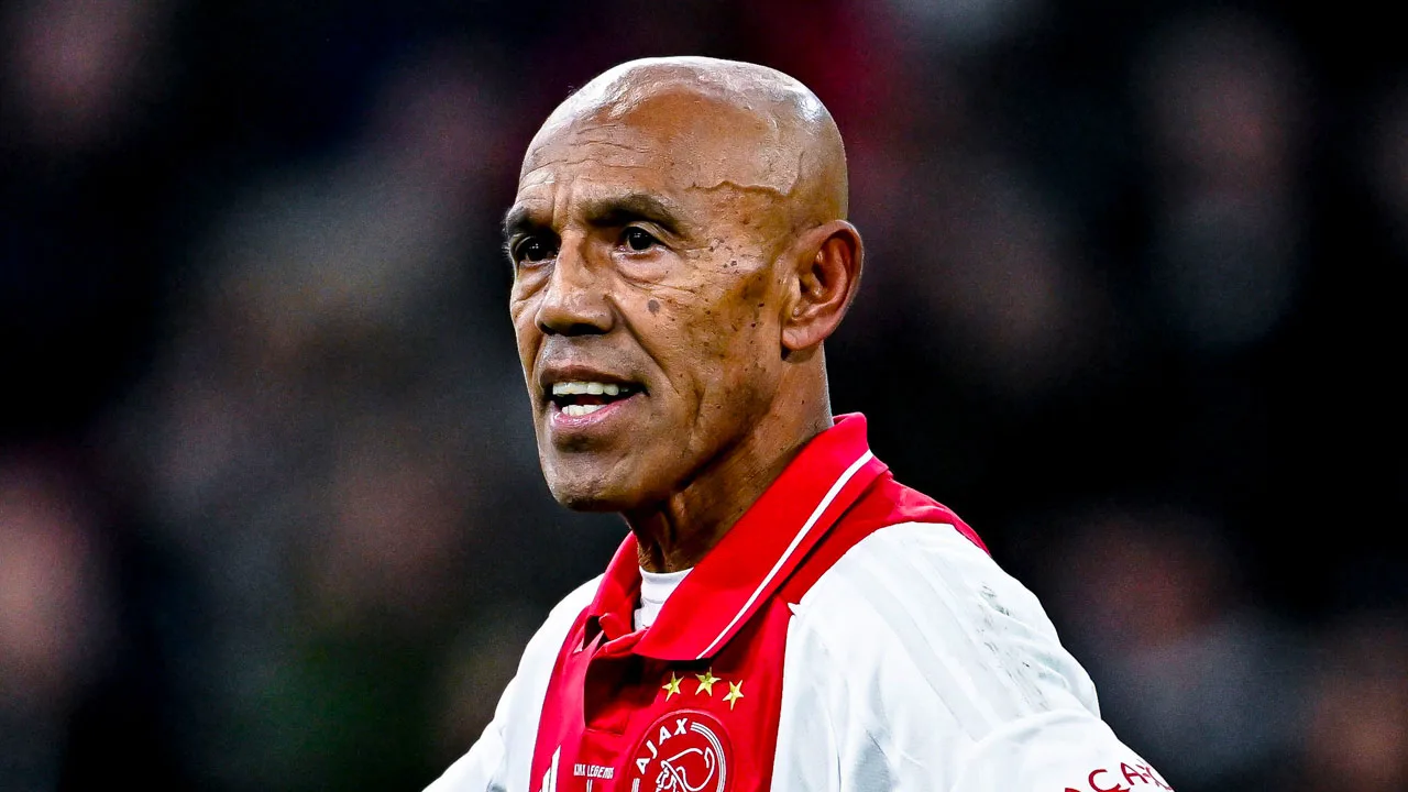 Simon Tahamata keert niet terug bij Ajax en gaat aan de slag bij Indonesië