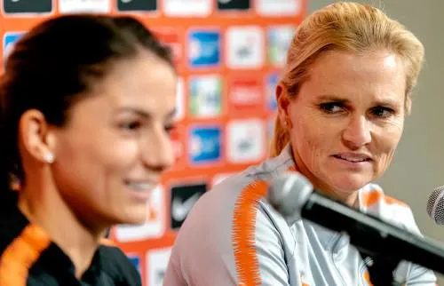 Wiegman: 'Speelsters zo blij om thuis te spelen'