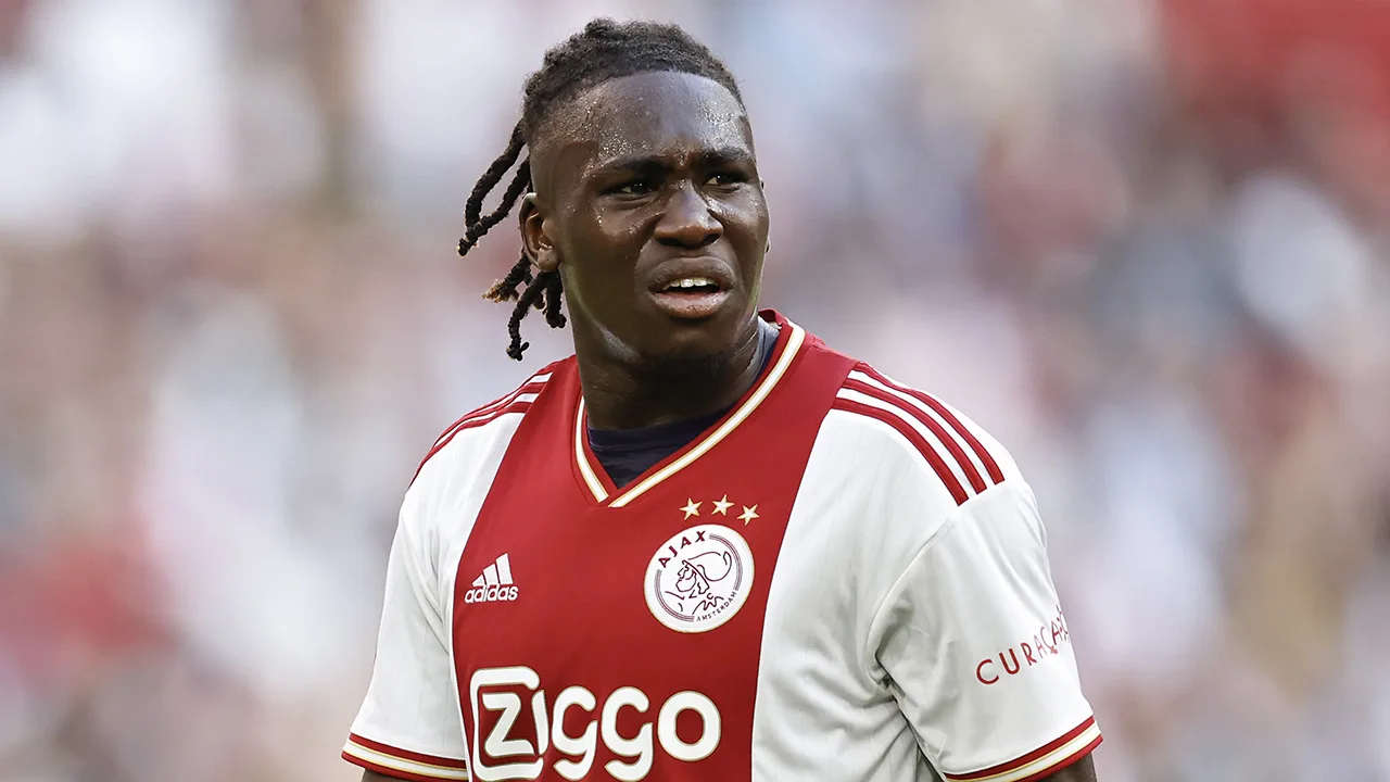 'Hemeltjelief, Calvin Bassey is nu al de miskoop van het jaar'