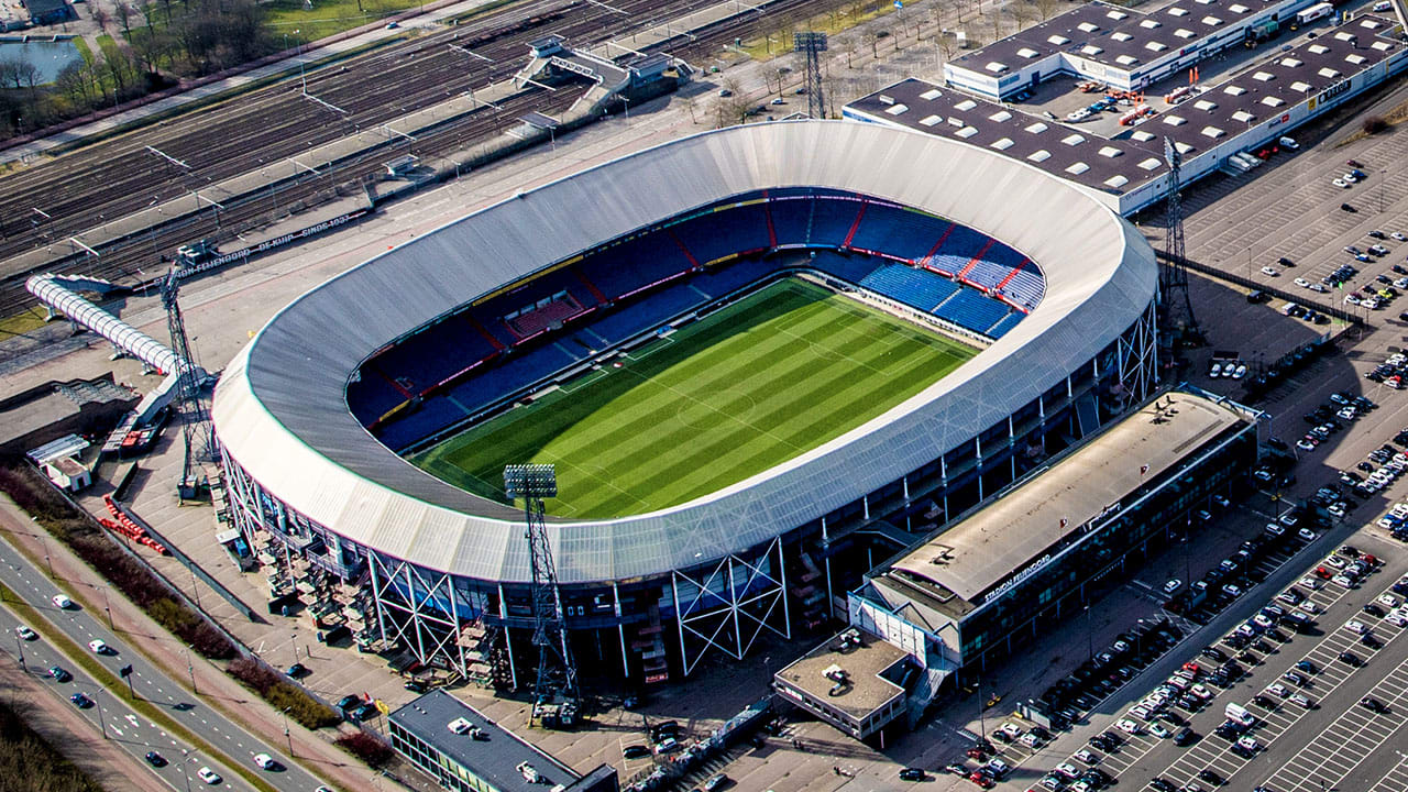 Nieuw plan om De Kuip van derde ring te voorzien