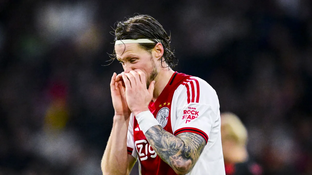 Ajax verliest thuisduel met AZ en raakt verder achterop