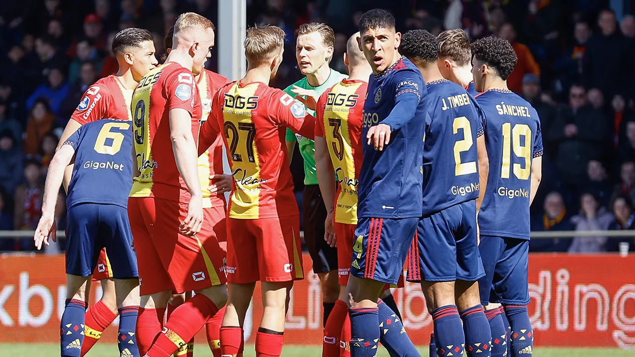 Stroef Ajax verspeelt dure punten tegen Go Ahead Eagles