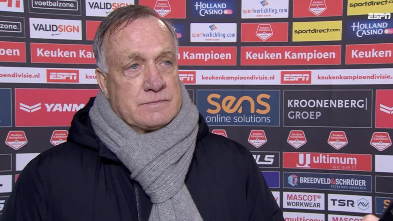 Advocaat reageert op eerste nederlaag als trainer van ADO