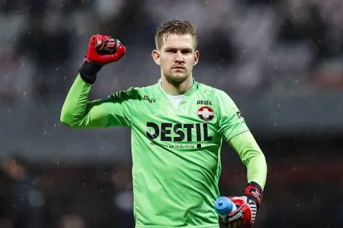 NEC huurt keeper Branderhorst van Willem II