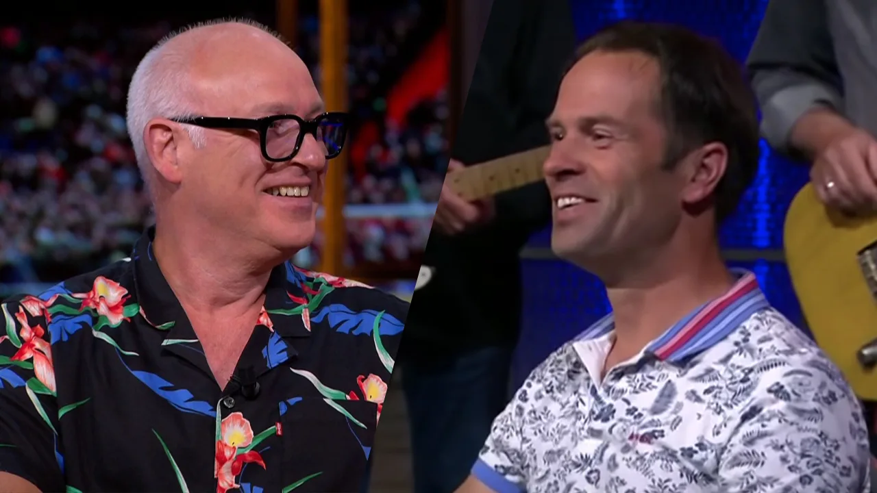 Bas ziet nieuw overhemd René en slaat terug: 'Is deze van de Zeeman?'