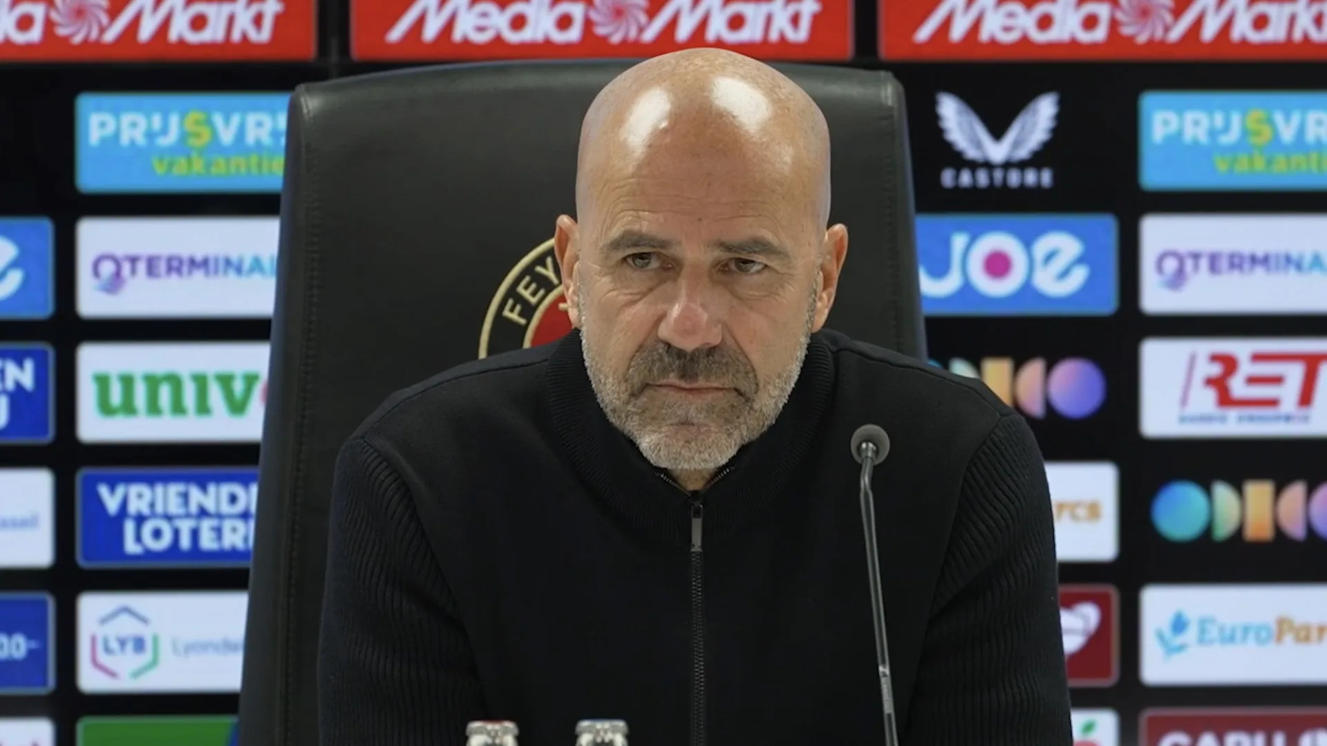 Peter Bosz laat zich uit over de titelstrijd in de Eredivisie