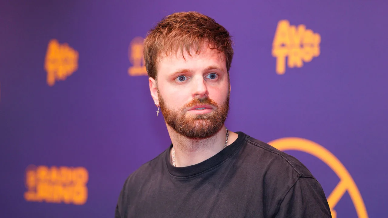 Dit is de bekende voetballer waar Tim Hofman een BOOS-aflevering over maakt