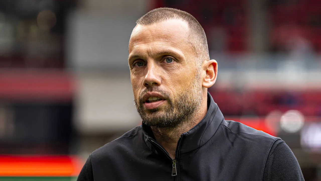 Supportersvereniging betreurt vertrek Heitinga: 'We raken een echte clubman kwijt' 