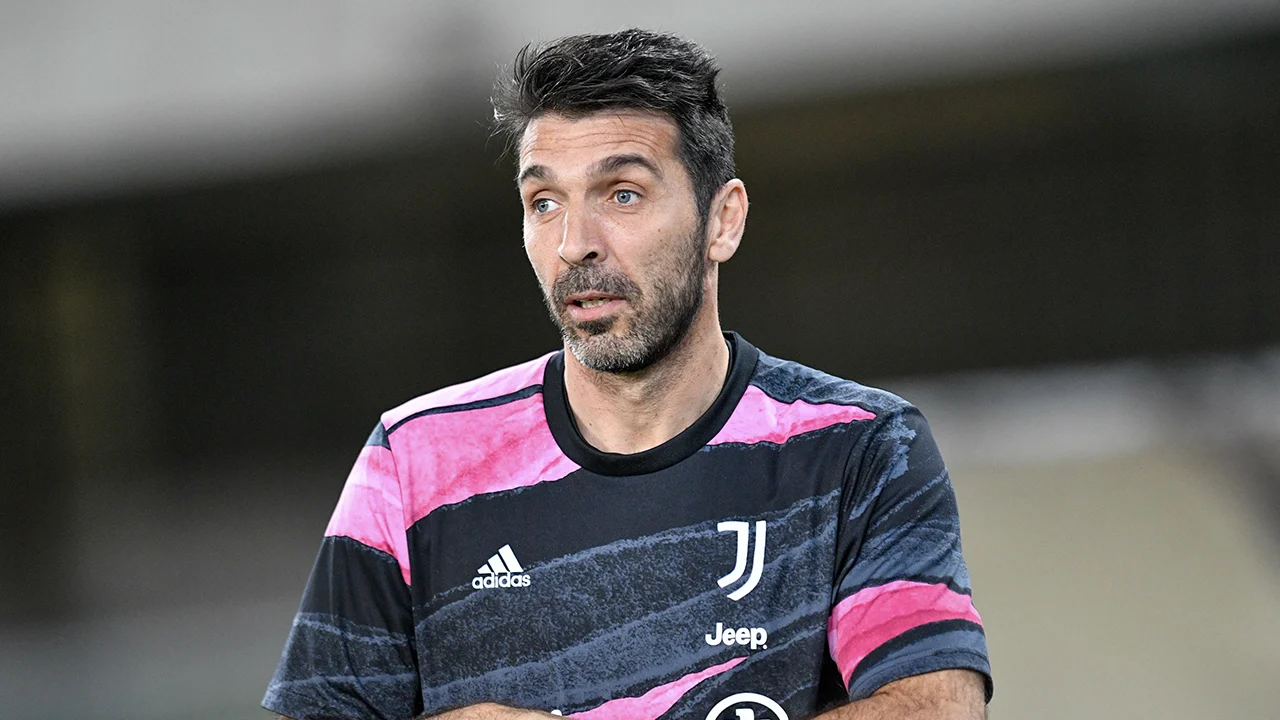 'Ajax heeft Gianluigi Buffon op de radar'