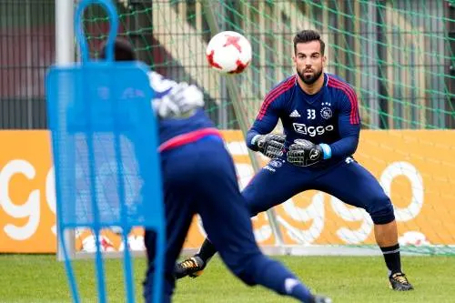 Vitesse legt transfervrije keeper Lamprou vast