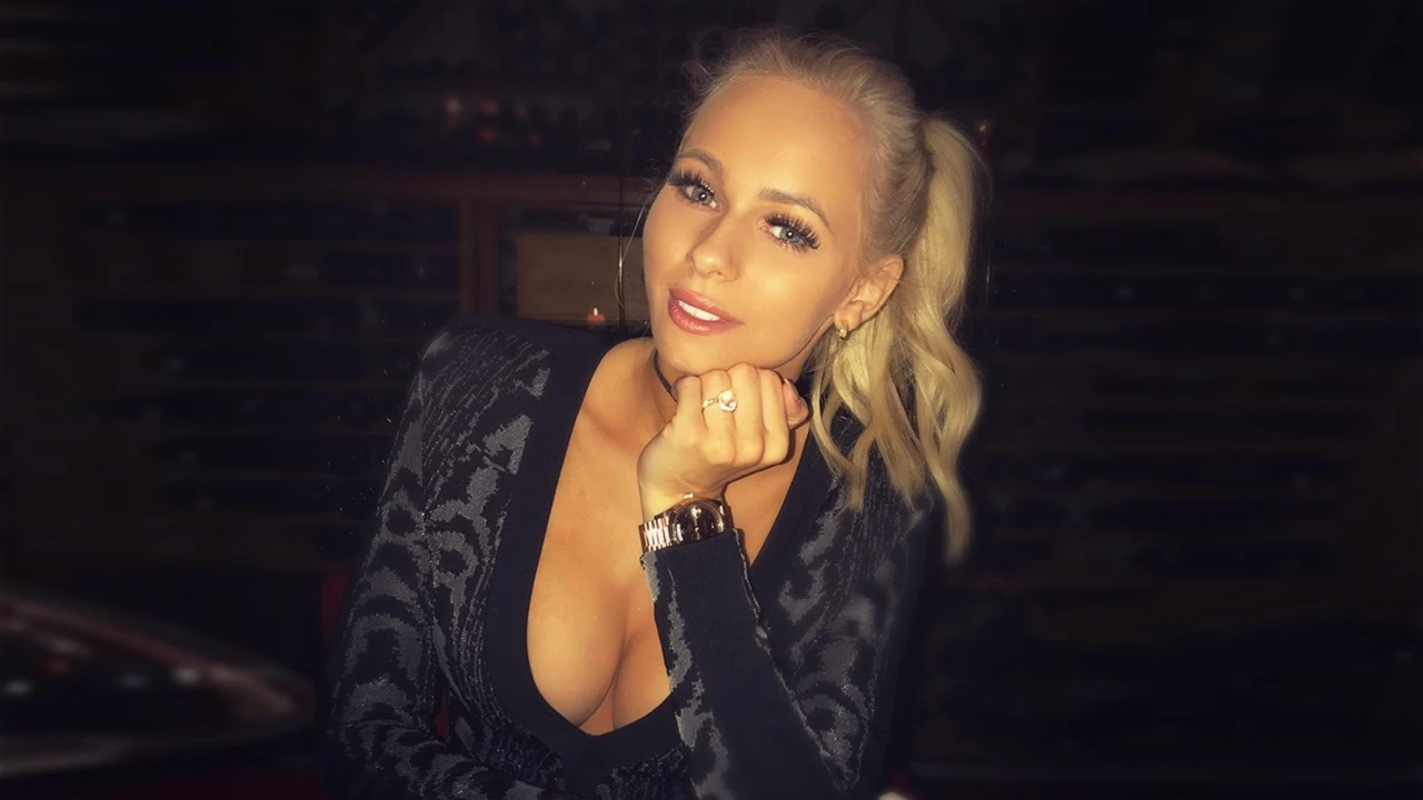 LÆKKER! De bloedmooie vriendin van Jørgensen