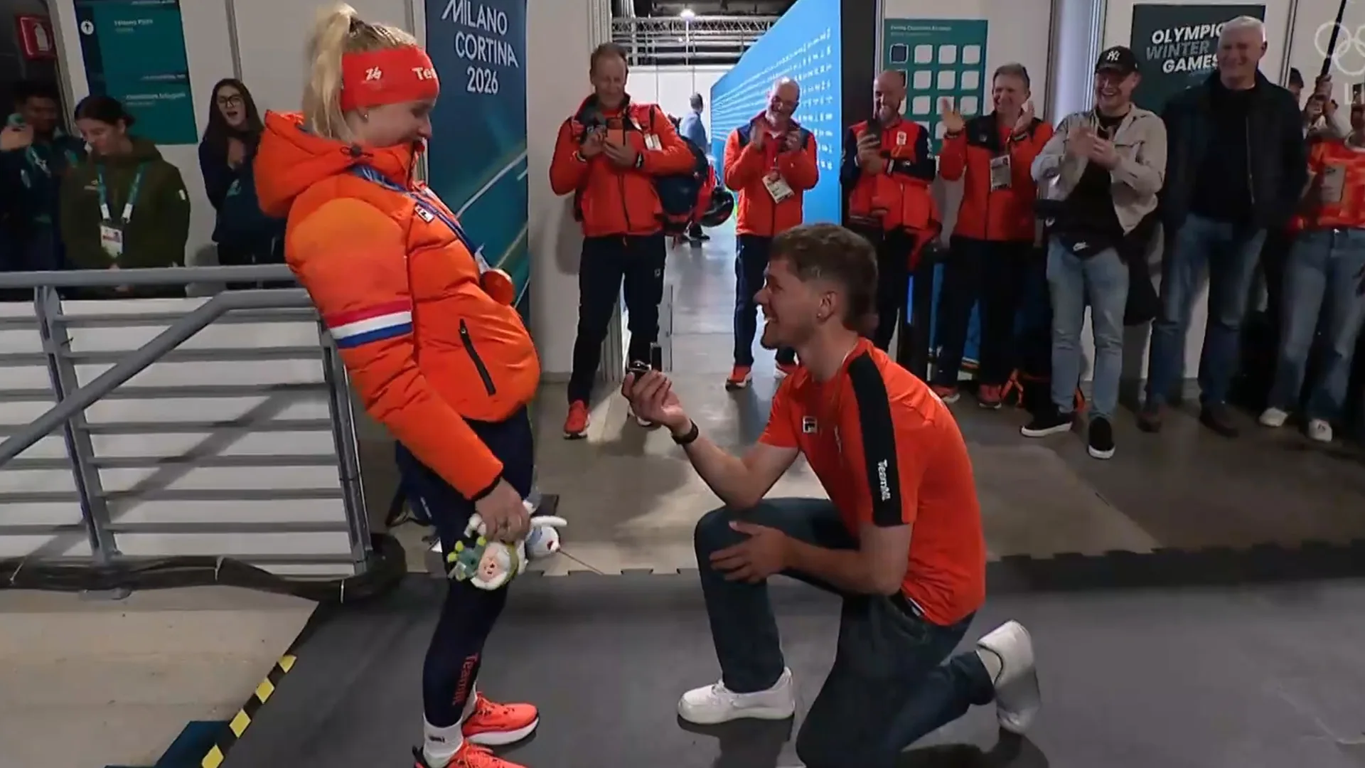 Dag om nooit te vergeten! Gouden Marijke Groenewoud ten huwelijk gevraagd na huldiging